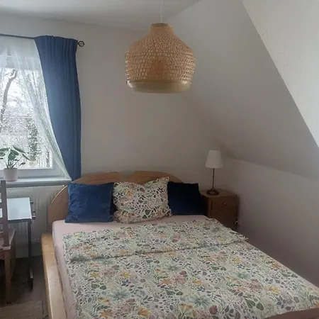 Gaestezimmer In Einfamilienhaus Mit Grossem Garten Homestay Burgdorf (Hannover)